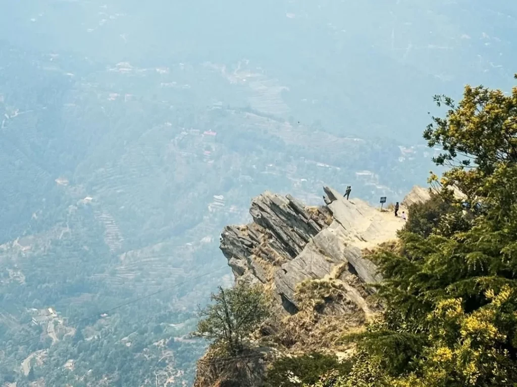 Chauli ki Jali viewpoint in Mukteshwar