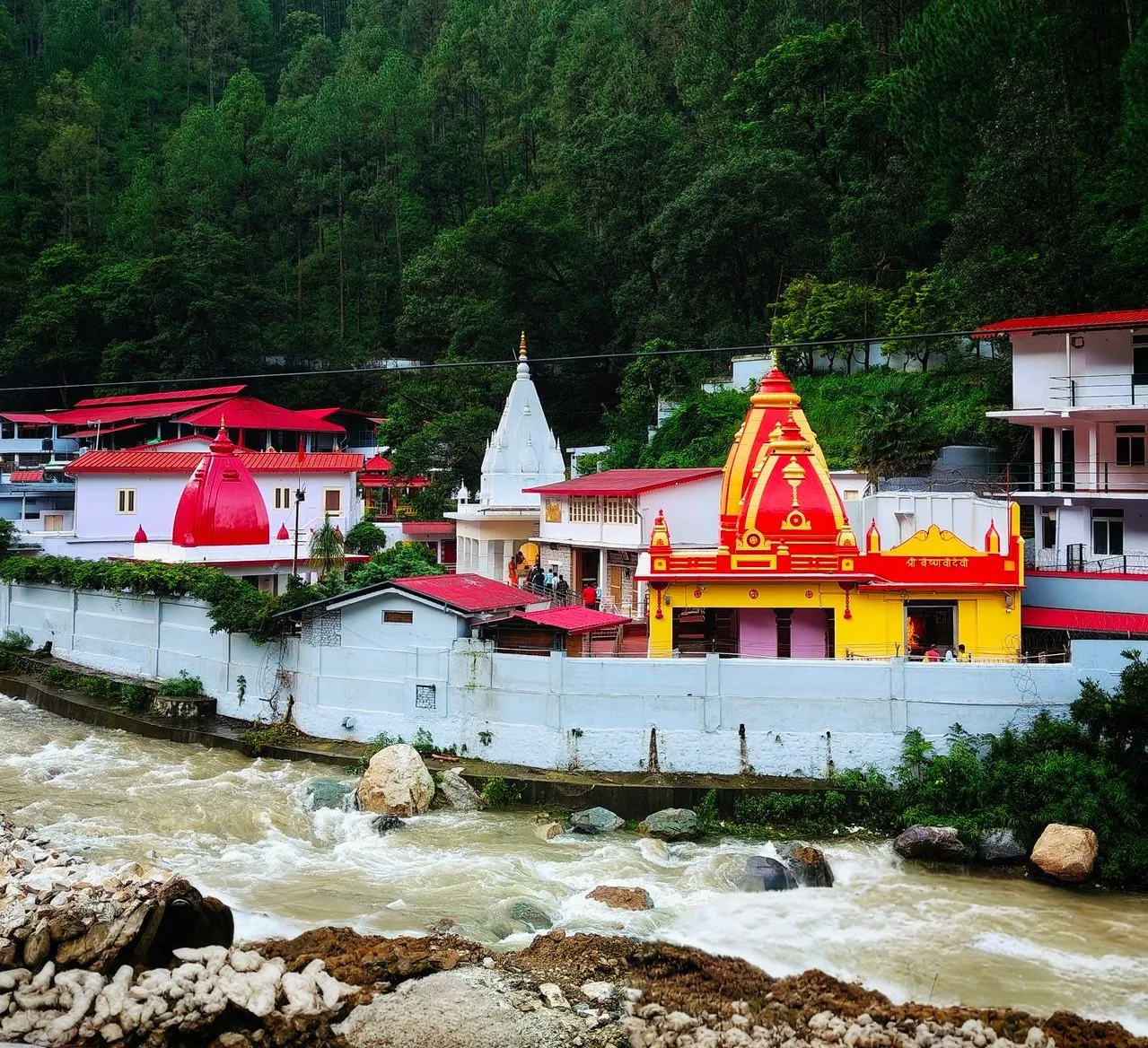Peaceful view of Kainchi Dham Temple in Nainital, Uttarakhand