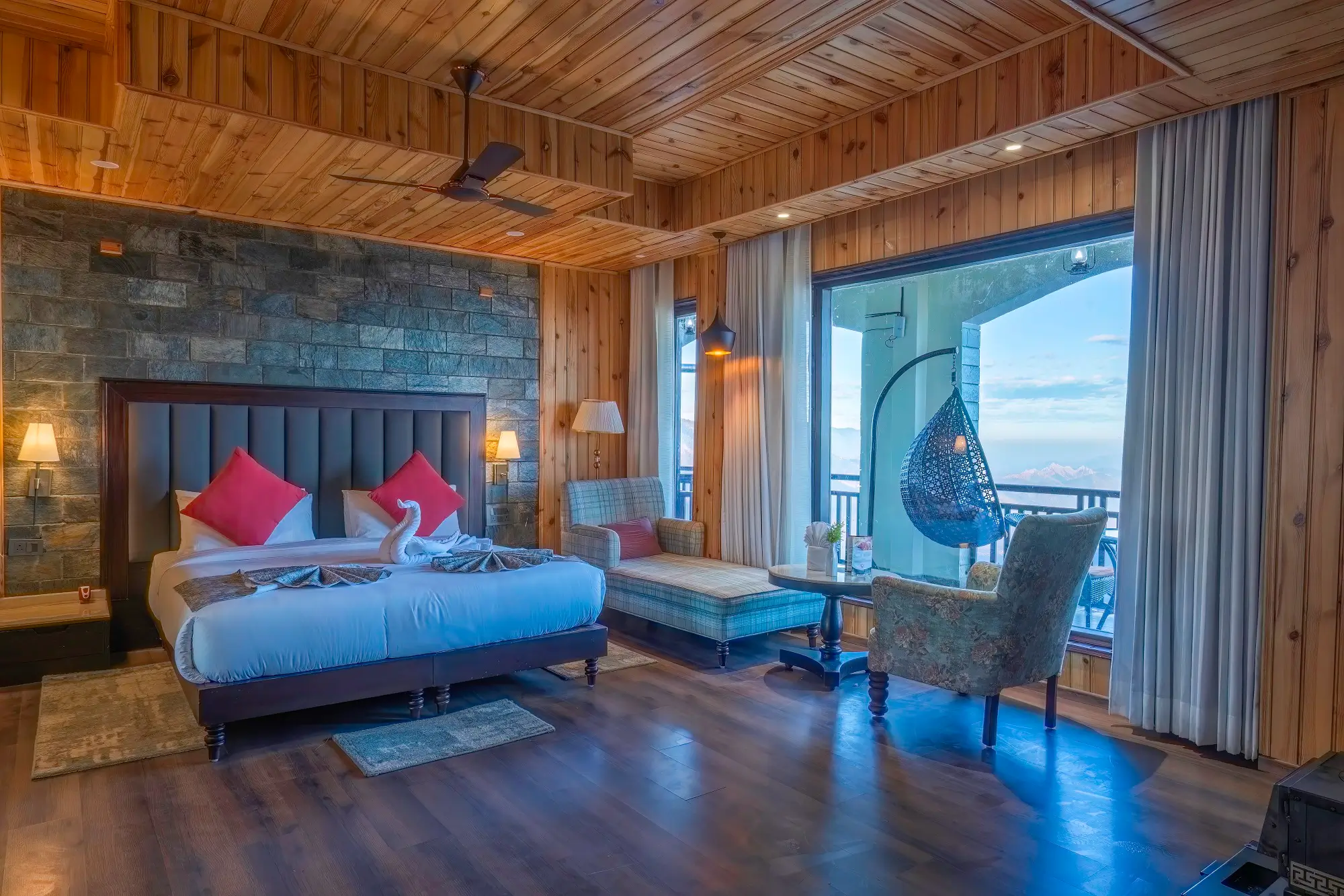 spacious luxury room with himalayan view resorts in muteshwar