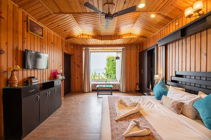 Peaceful hill resort for couples in Uttarakhand